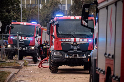 Gaisras Kauno rajone: liepsnose paskendo butas, evakuota 20 žmonių, vyras rastas be sąmonės